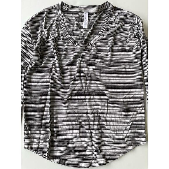 Athleta Cloudlight Stratus Striped Top Whisper Stripe Black/ White Size Small - Picture 4 of 7